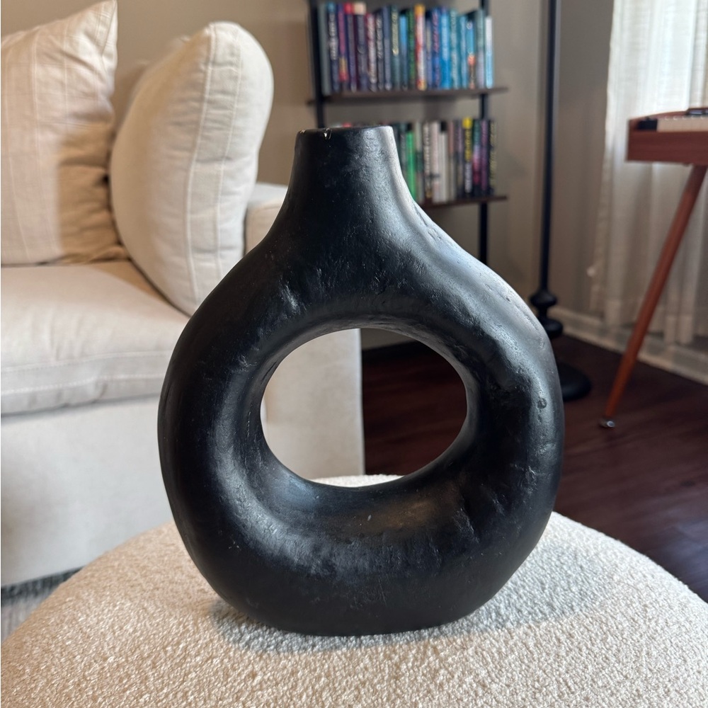 Black Circular Vase
